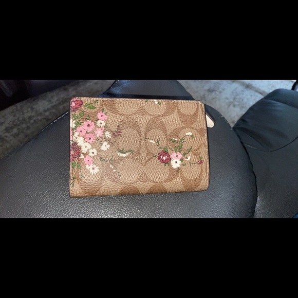 Authentic Coach Wallet - Picture 4 of 6
